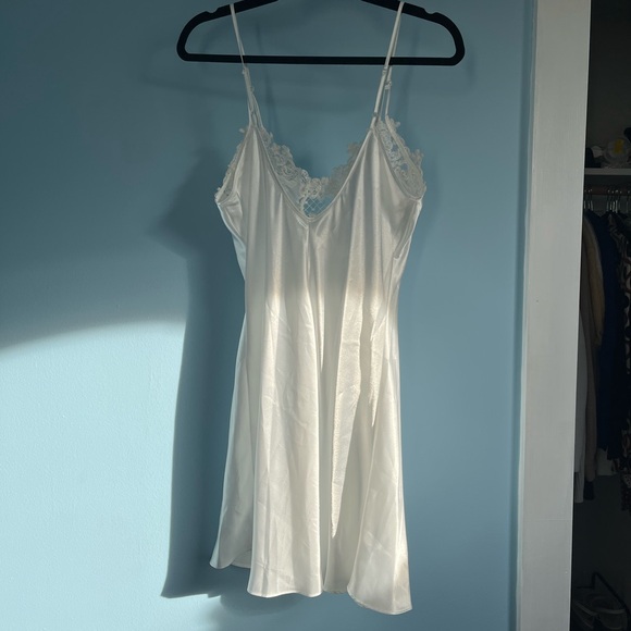 Dentelle Bridal Robe and Slip Set 💖 - Picture 13 of 14